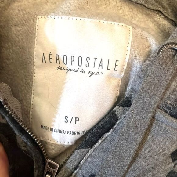 Aeropostale Floral Pattern Zip Sweatshirt - Picture 2 of 2